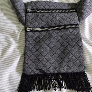 Elegant Quilted Crossbody Bag with Fringe